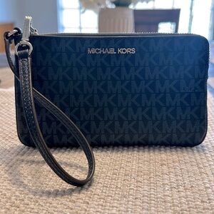 Michael Kors wristlet